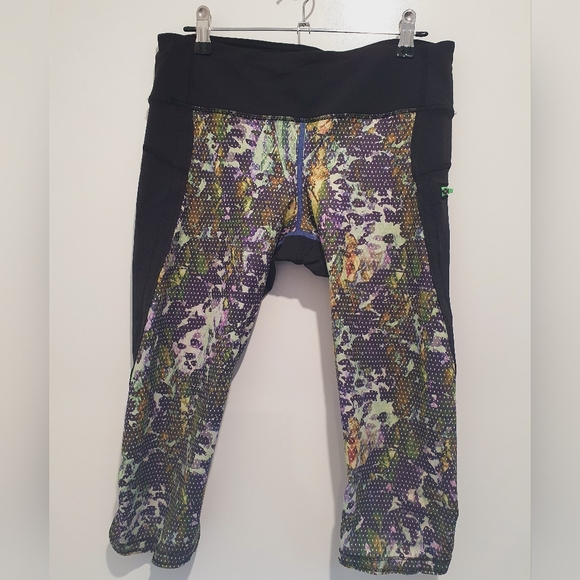 Lululemon athletica size 8 crop leggings - Picture 2 of 6